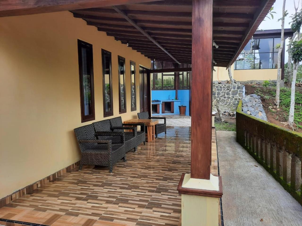 Villa Kampoeng Joglo Ijen Banyuwangi  Zimmer foto